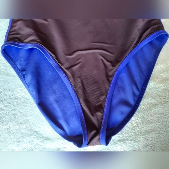 Kenneth Cole  Asymmetrical Swimsuit w Support, Blue, Size Large, VGUC! - Picture 6 of 10